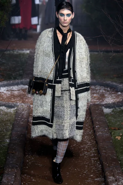 Look 35
